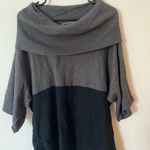 Gray and black comfy sweater- short sleeve